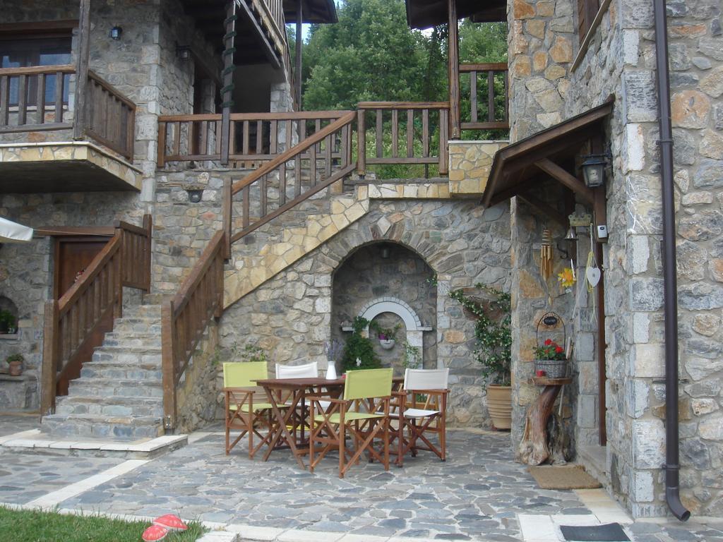 Apartamento Efharis Filoxenon Feneos Habitación foto