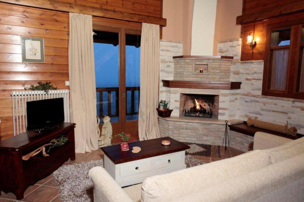 Apartamento Efharis Filoxenon Feneos Habitación foto