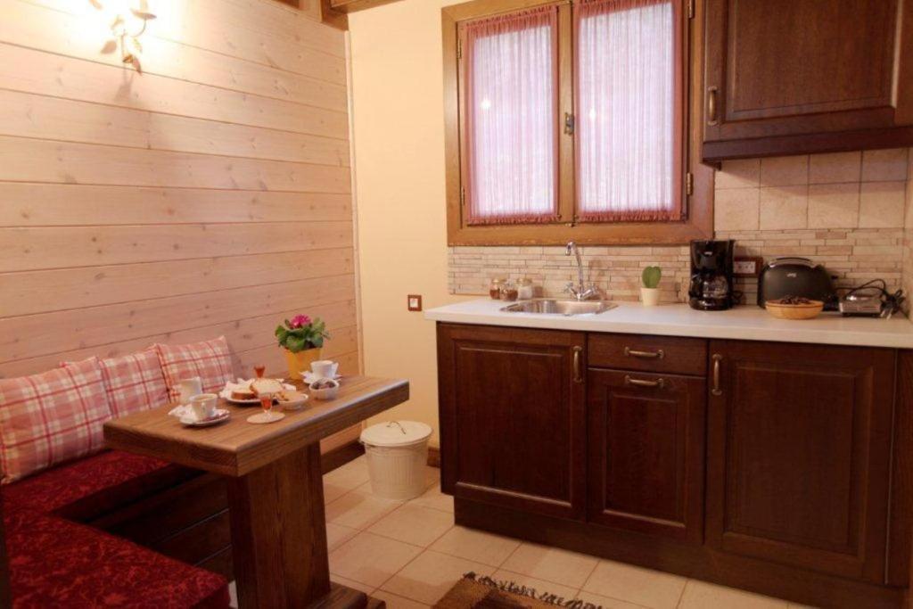 Apartamento Efharis Filoxenon Feneos Exterior foto